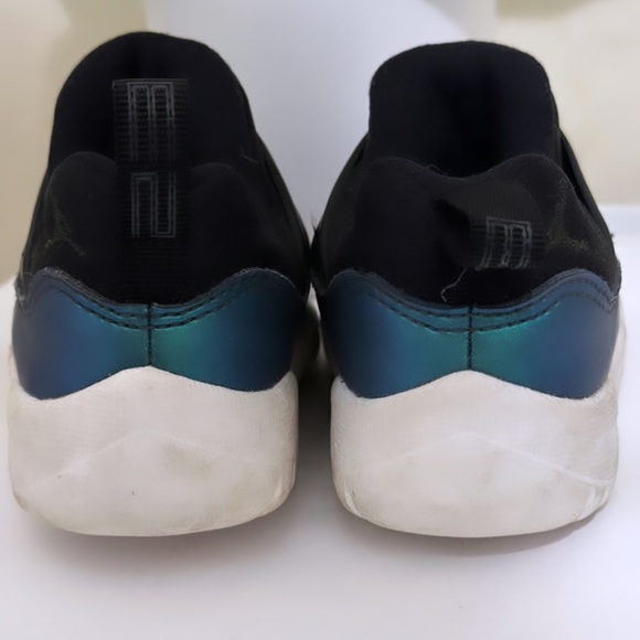 🧸 Jordan sneakers 🧸 size 5 - Picture 3 of 3